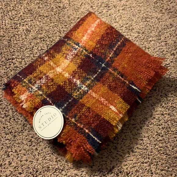 Blanket Scarf - Picture 1 of 3